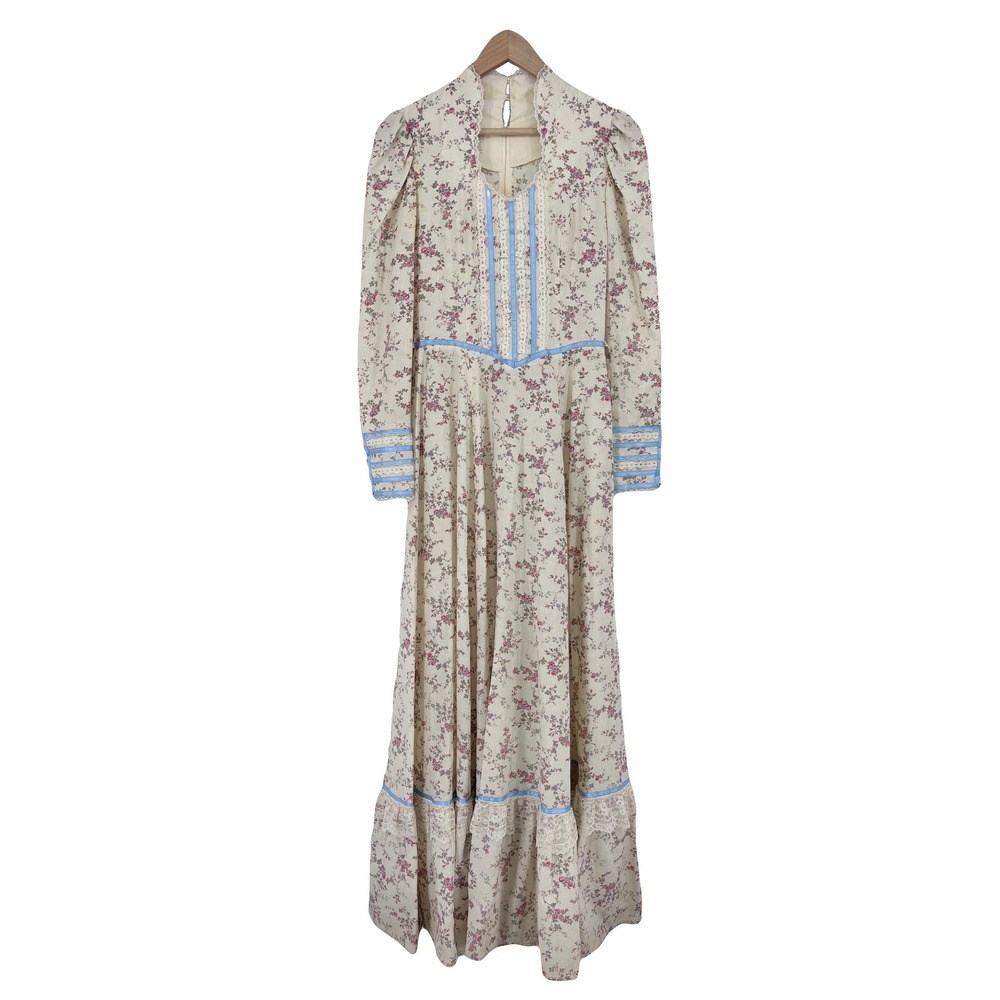 vintage 1970s floral maxi dress prairie Victorian revival calico cottagecore